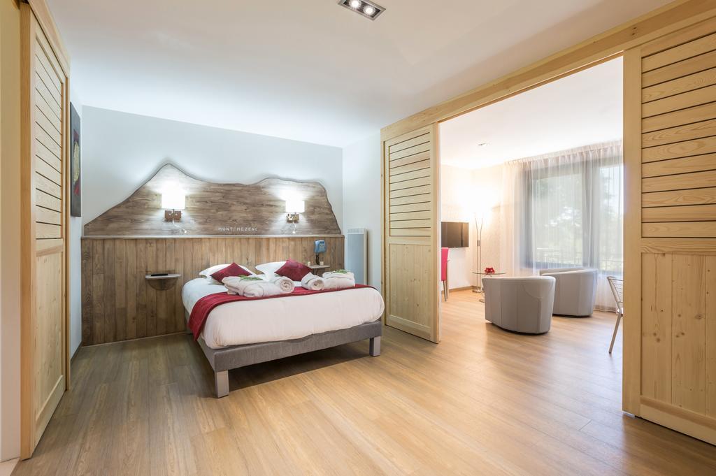 Logis Hotel Le Relais Du Bois Vialotte Le Chambon-sur-Lignon Buitenkant foto