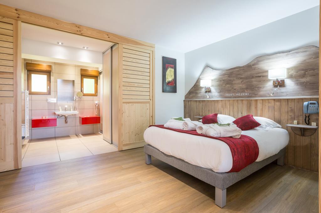 Logis Hotel Le Relais Du Bois Vialotte Le Chambon-sur-Lignon Buitenkant foto